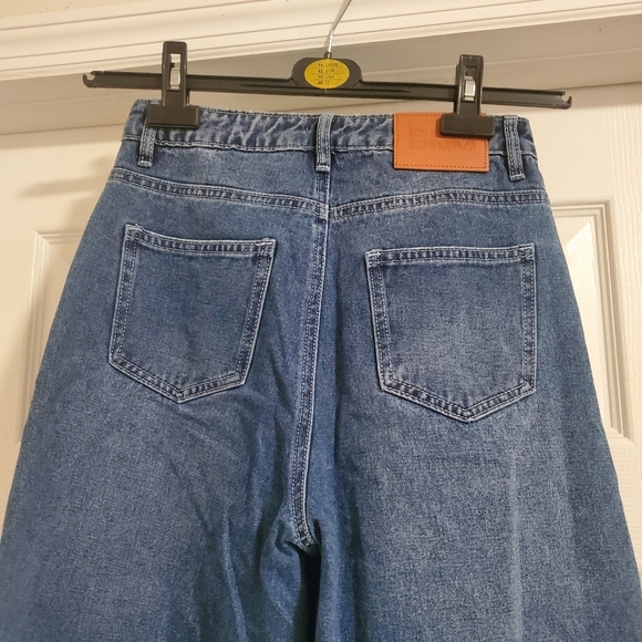Princess Polly Wide Leg High Waisted Baggy Jeans Relaxed Fit Mid Wash Blue SZ 2 - Picture 5 of 12